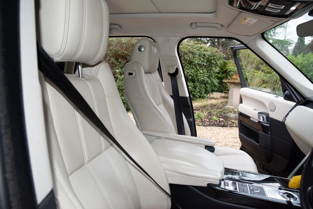 2018 Land Rover Range Rover L405 - Image 2 of 30