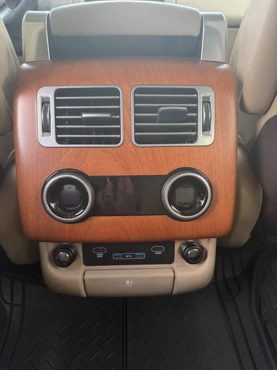2018 Land Rover Range Rover L405 - Image 8 of 10