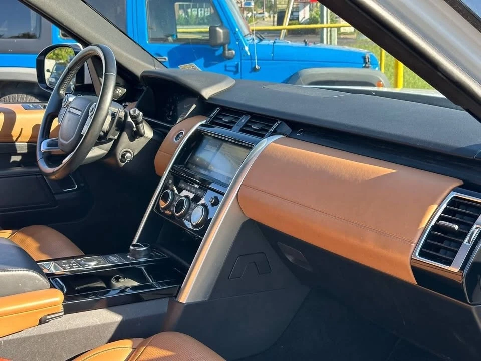 2018 Land Rover Discovery 5th Gen - Image 19 of 20