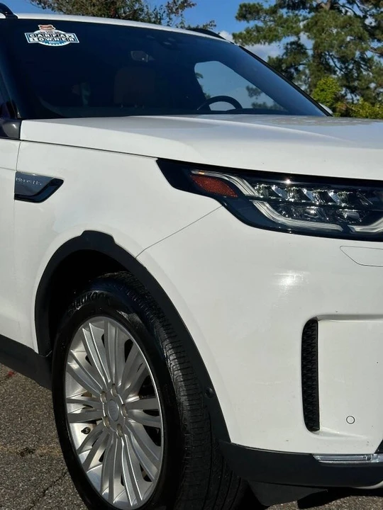 2018 Land Rover Discovery 5th Gen - Image 9 of 20