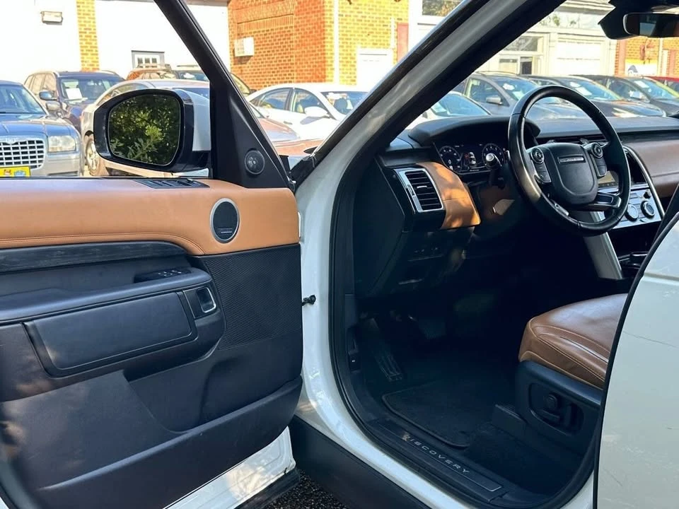 2018 Land Rover Discovery 5th Gen - Image 12 of 20