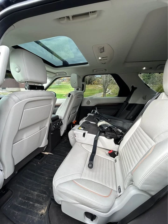 2018 Land Rover Discovery 5th Gen - Image 8 of 9
