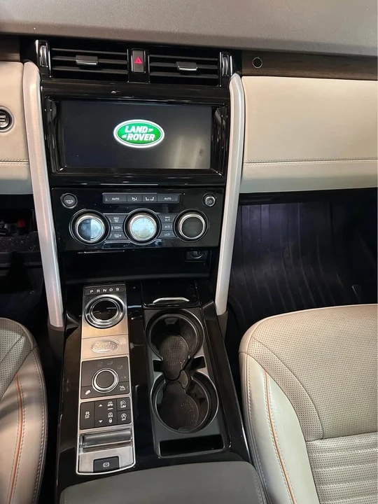 2018 Land Rover Discovery 5th Gen - Image 6 of 9