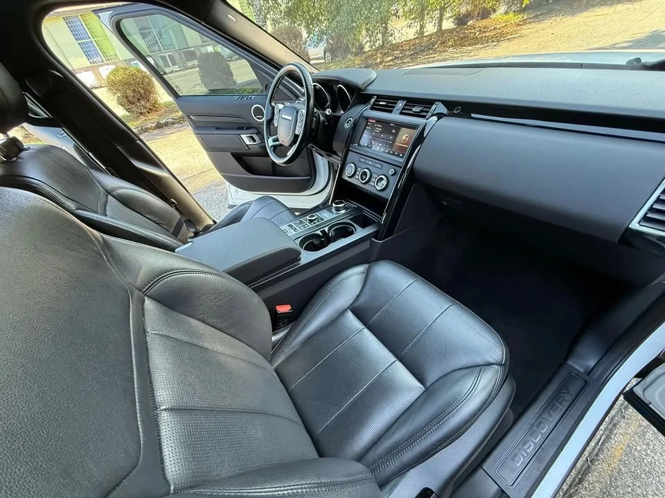2018 Land Rover Discovery 5th Gen - Image 13 of 20