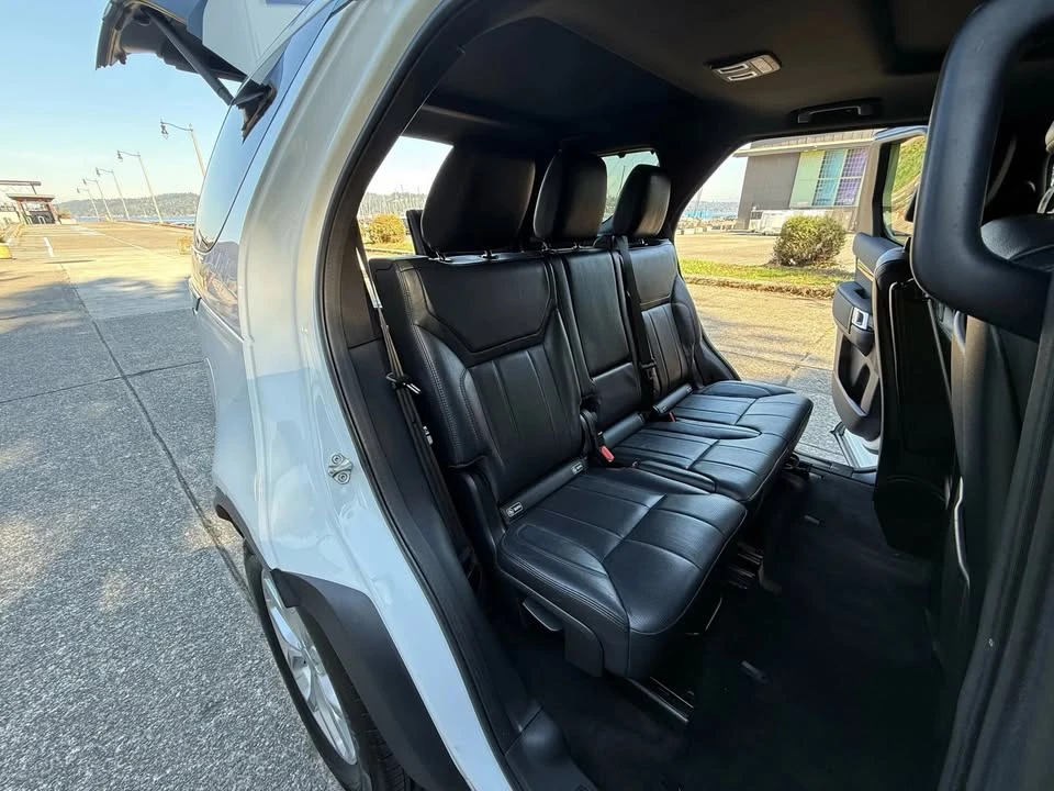2018 Land Rover Discovery 5th Gen - Image 15 of 20