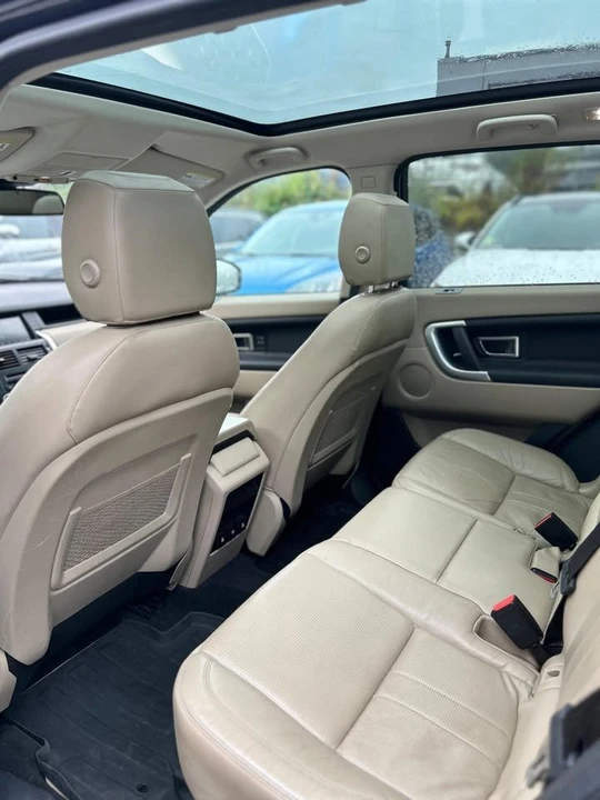 2018 Land Rover Discovery Sport - Image 11 of 12