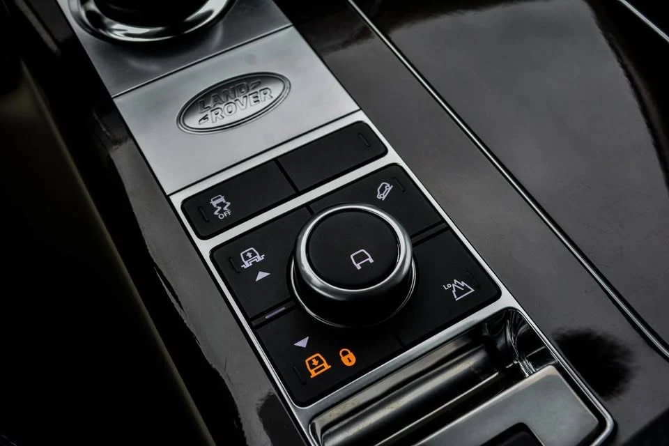 2018 Land Rover Range Rover L405 - Image 18 of 20