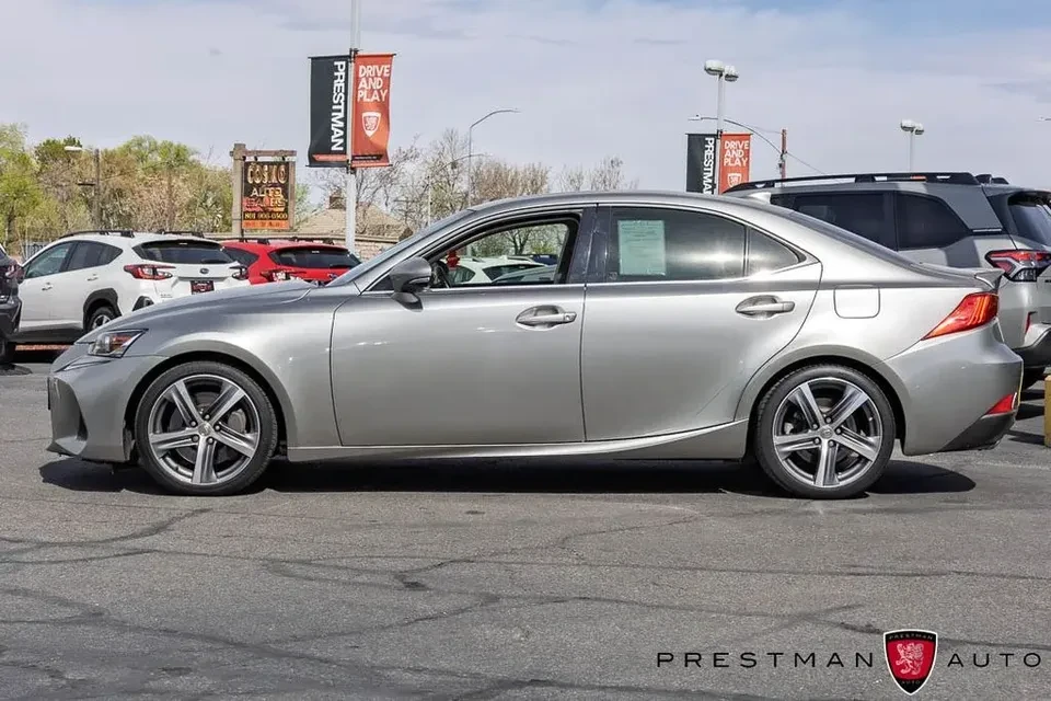 2018 Lexus IS 3rd Gen - Image 11 of 20