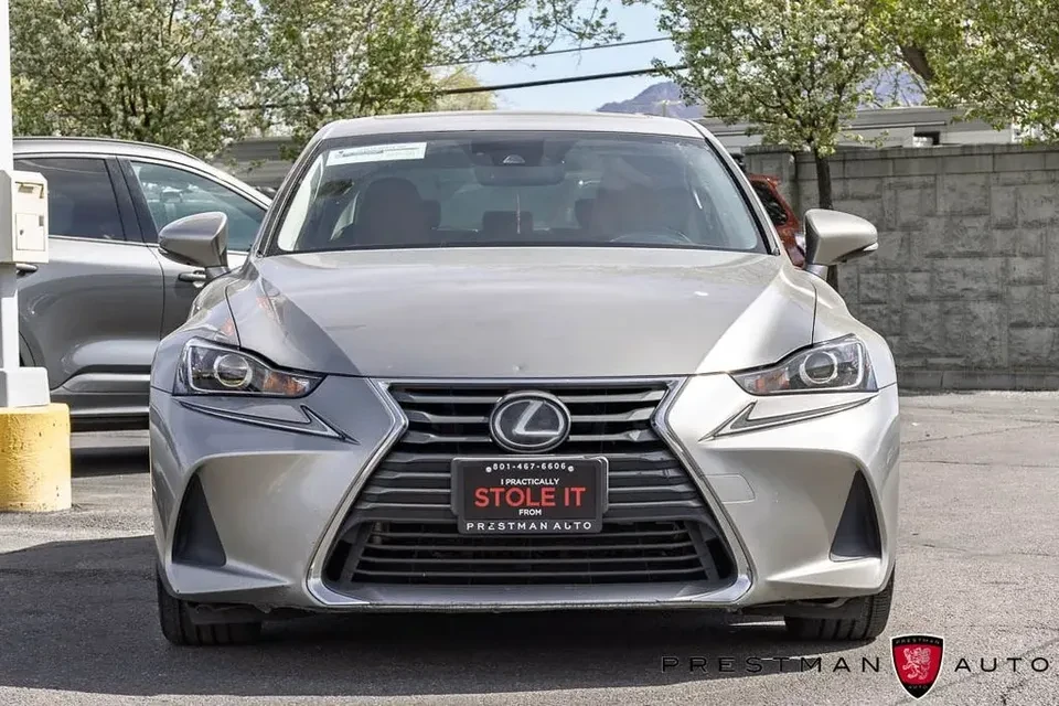 2018 Lexus IS 3rd Gen - Image 4 of 20