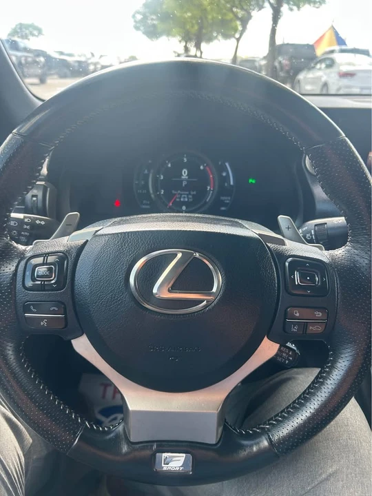 2018 Lexus IS 3rd Gen - Image 15 of 16