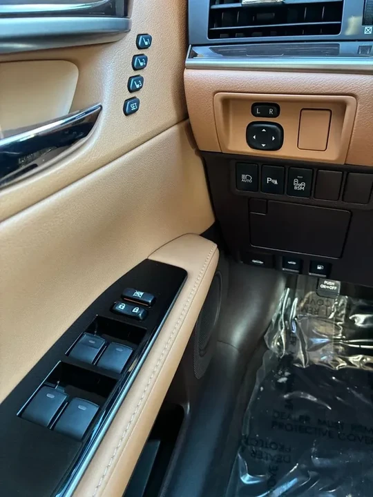 2018 Lexus ES 6th Gen - Image 14 of 20