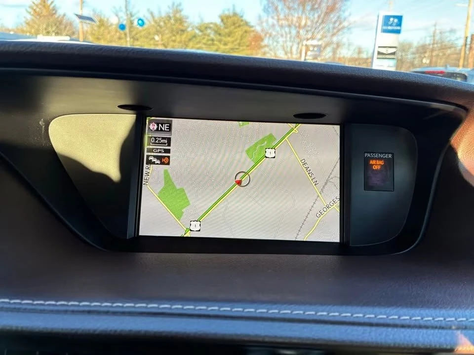 2018 Lexus ES 6th Gen - Image 16 of 20