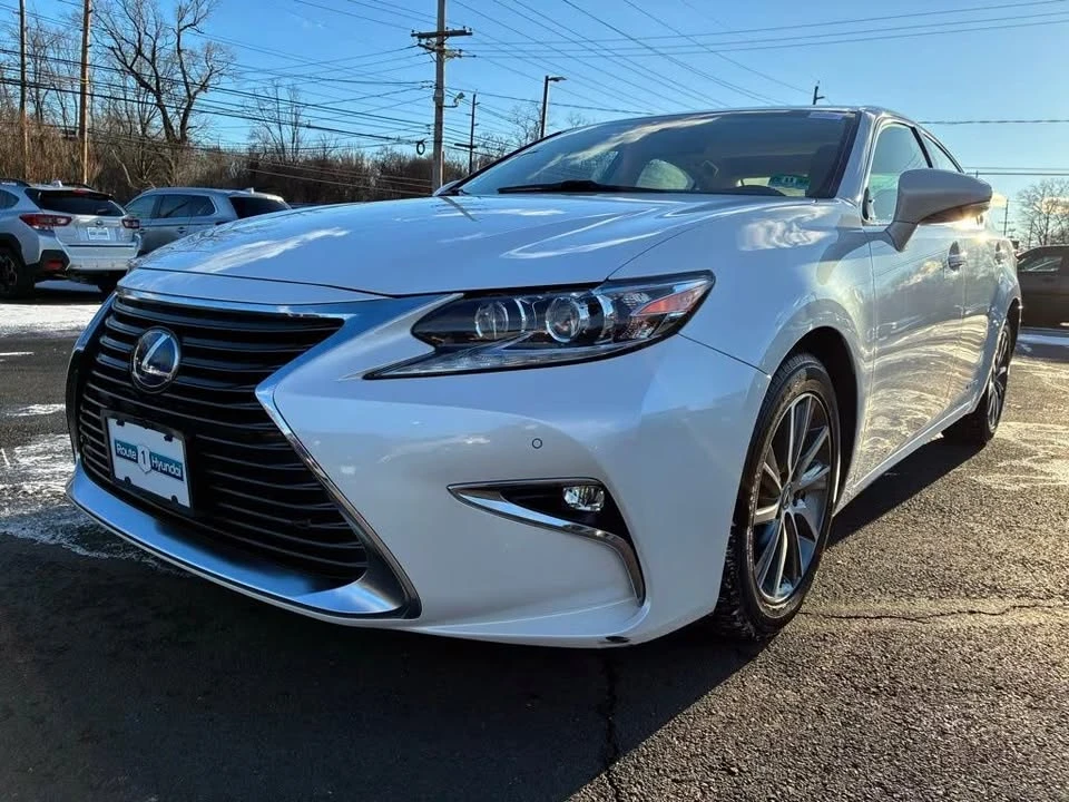 2018 Lexus ES 6th Gen - Image 2 of 20