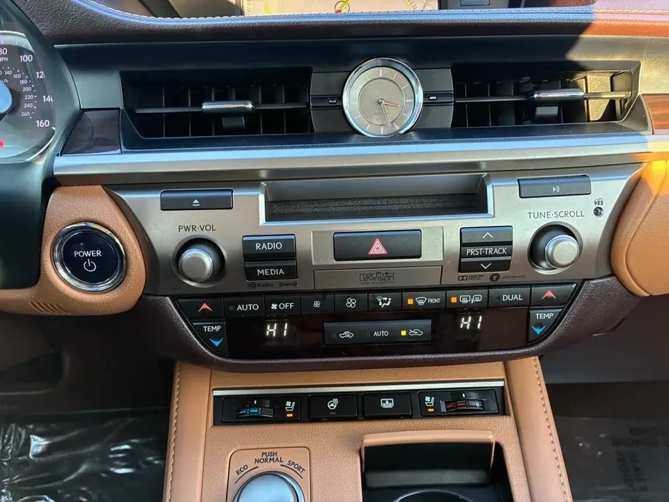 2018 Lexus ES 6th Gen - Image 18 of 20