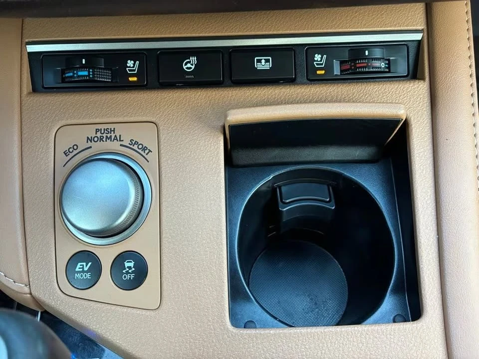 2018 Lexus ES 6th Gen - Image 19 of 20
