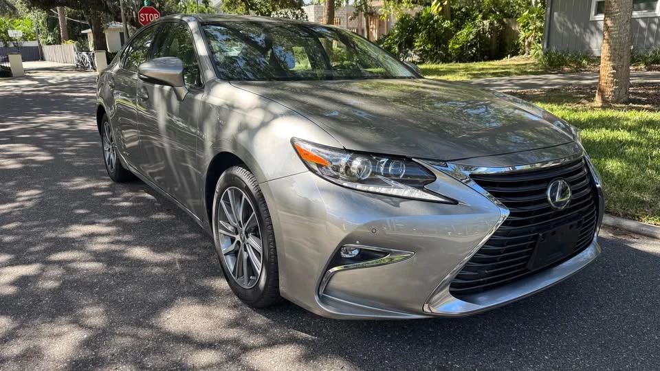 2018 Lexus ES 6th Gen - Image 6 of 17