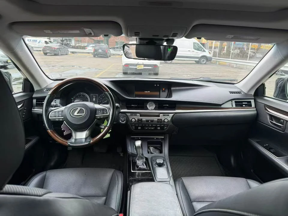 2018 Lexus ES 6th Gen - Image 6 of 9