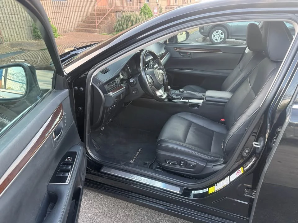 2018 Lexus ES 6th Gen - Image 6 of 15