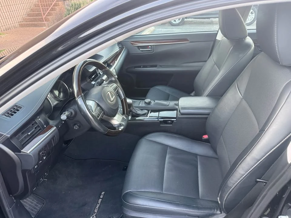 2018 Lexus ES 6th Gen - Image 12 of 15