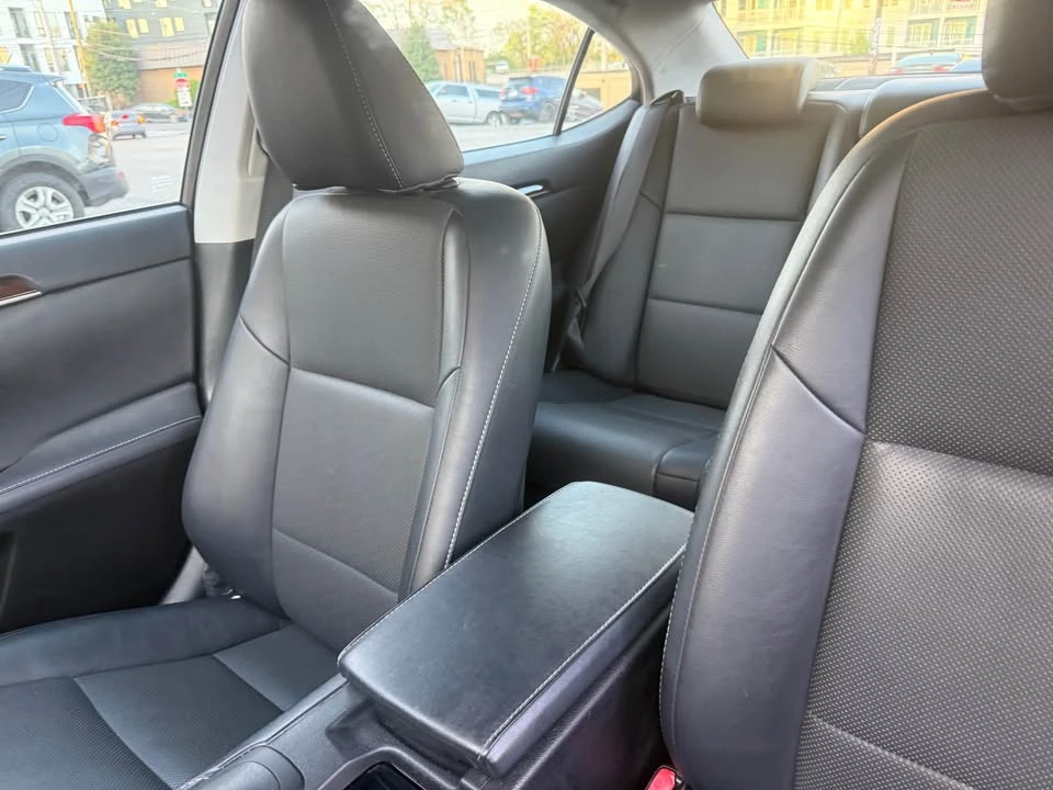 2018 Lexus ES 6th Gen - Image 13 of 15