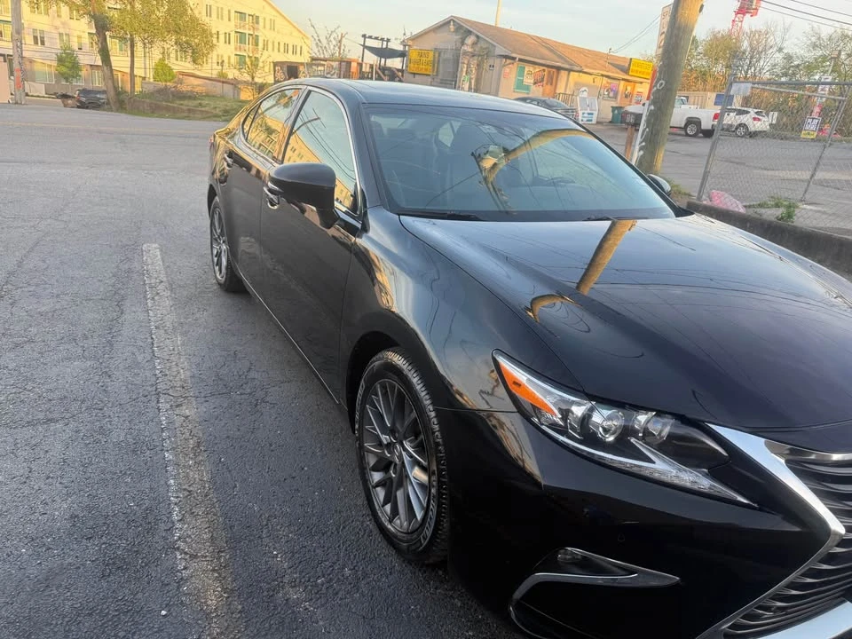 2018 Lexus ES 6th Gen - Image 5 of 15