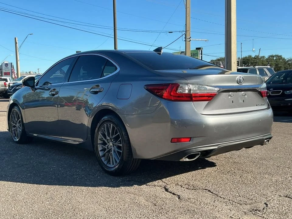 2018 Lexus ES 6th Gen - Image 9 of 20