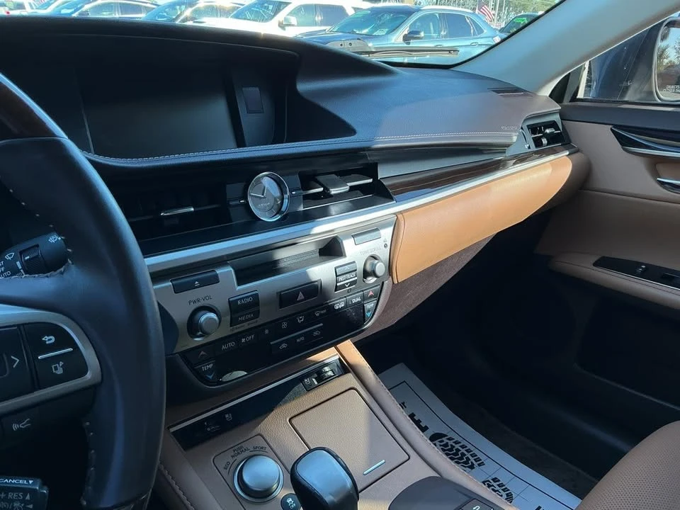 2018 Lexus ES 6th Gen - Image 13 of 20