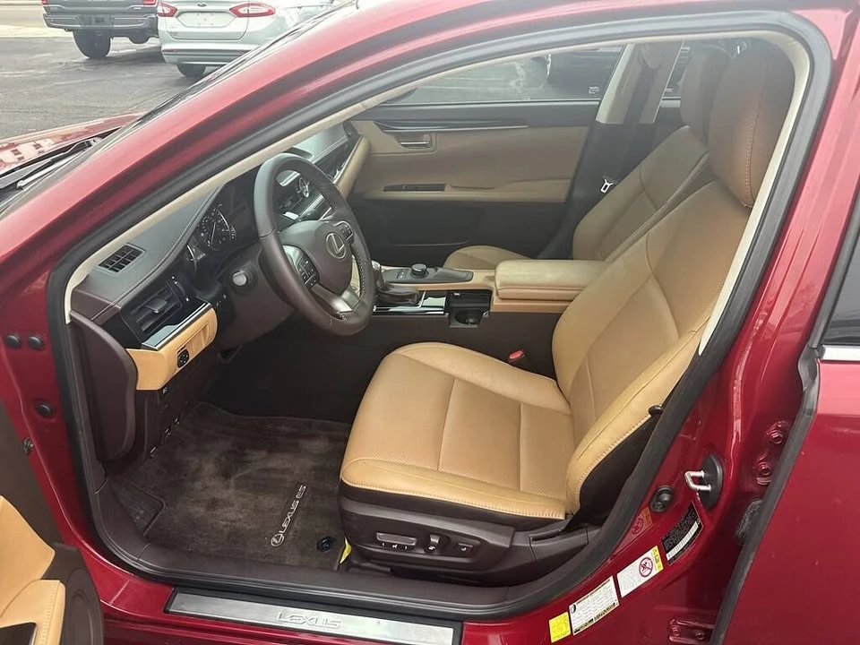 2018 Lexus ES 6th Gen - Image 15 of 19