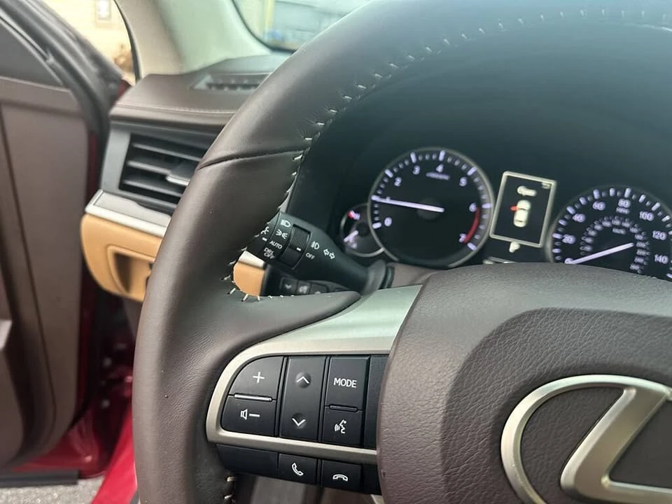 2018 Lexus ES 6th Gen - Image 17 of 19