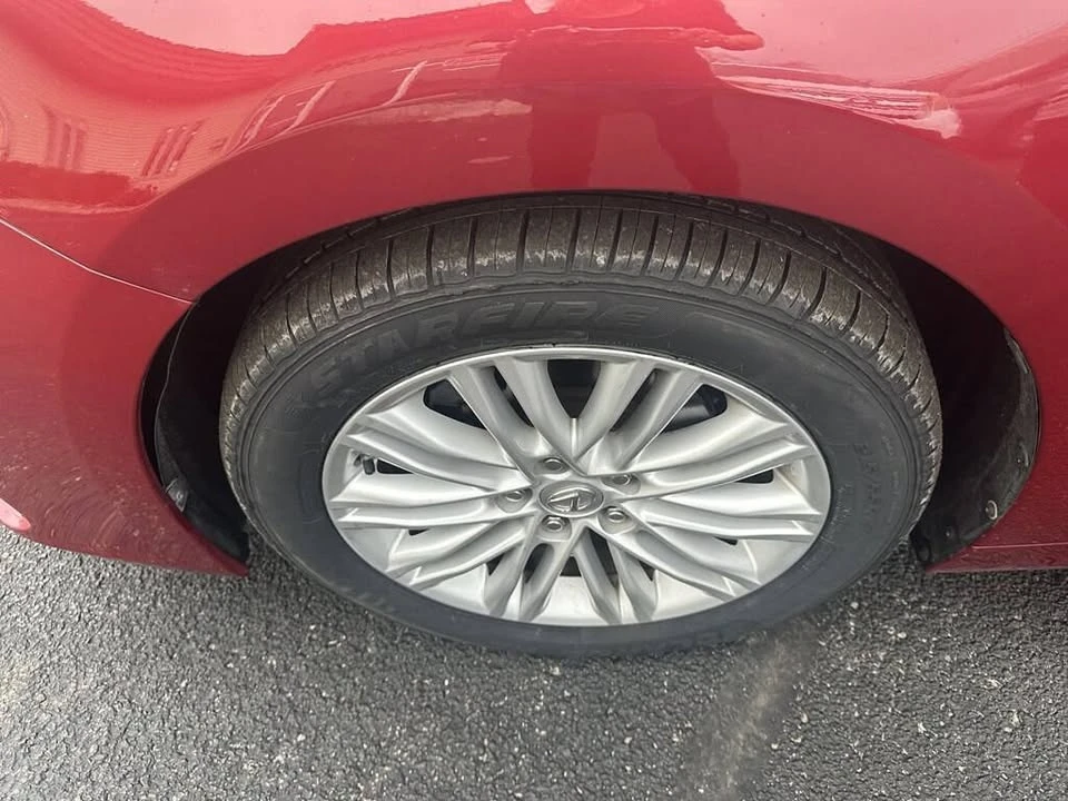 2018 Lexus ES 6th Gen - Image 11 of 19