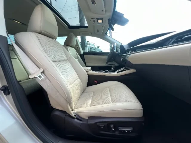 2018 Lexus ES 6th Gen - Image 14 of 16
