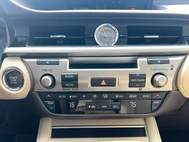 2018 Lexus ES 6th Gen - Image 10 of 16