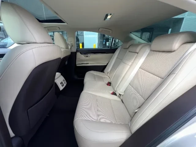 2018 Lexus ES 6th Gen - Image 16 of 16