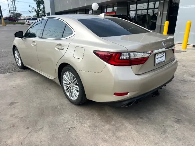 2018 Lexus ES 6th Gen - Image 5 of 16