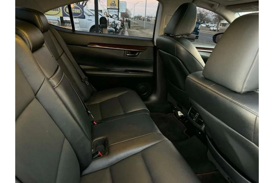 2018 Lexus ES 6th Gen - Image 10 of 18