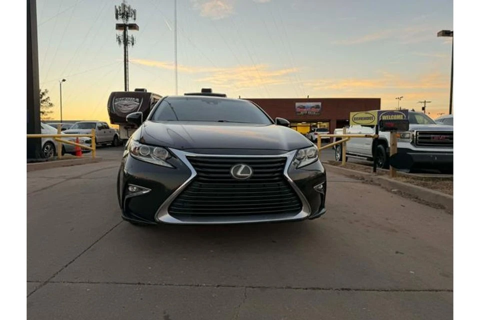 2018 Lexus ES 6th Gen - Image 5 of 18