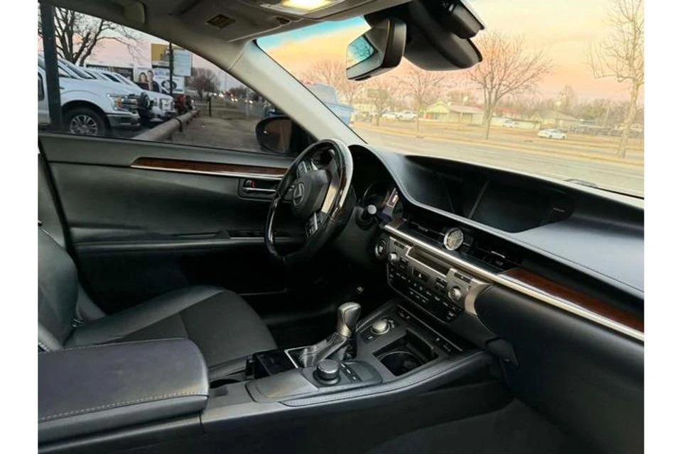 2018 Lexus ES 6th Gen - Image 18 of 18