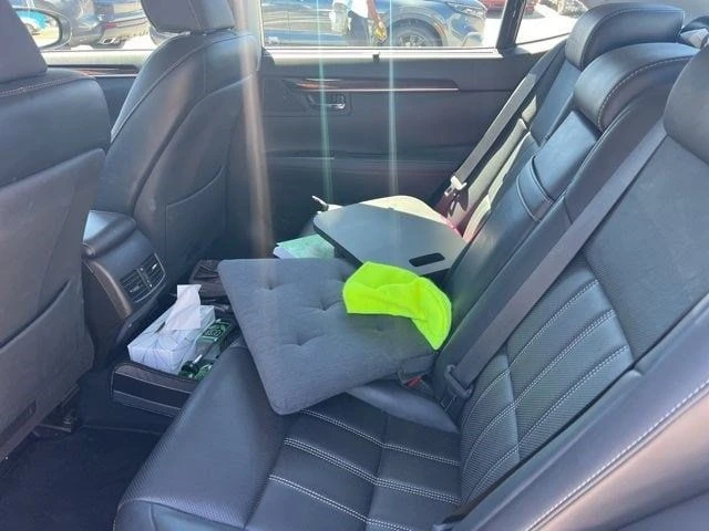 2018 Lexus ES 6th Gen - Image 11 of 17