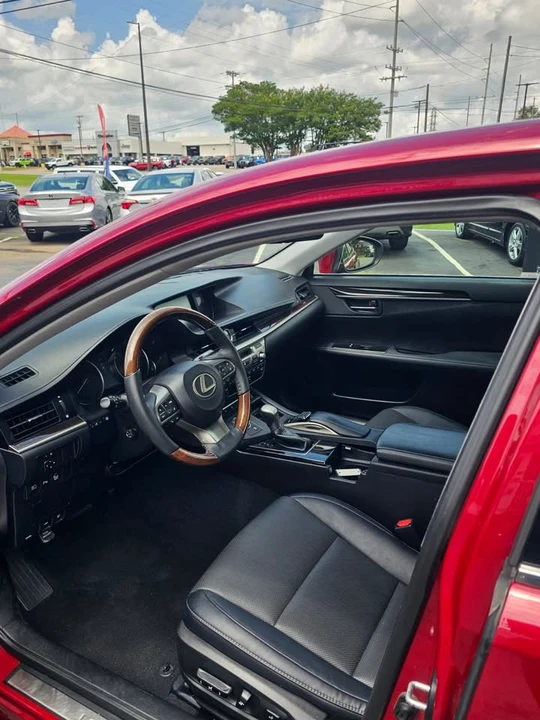 2018 Lexus ES 6th Gen - Image 2 of 8