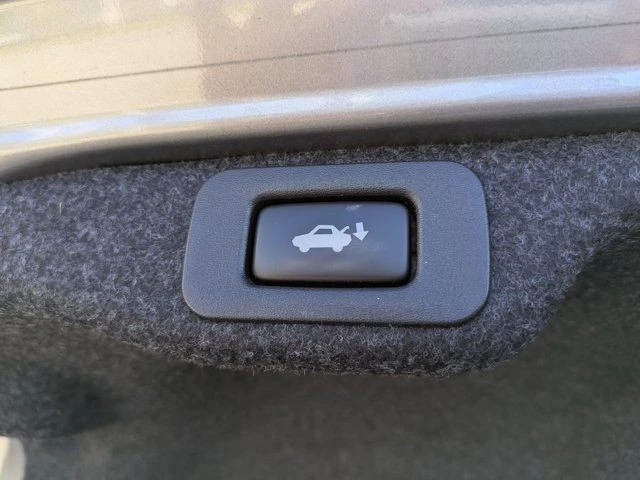 2018 Lexus ES 6th Gen - Image 18 of 21