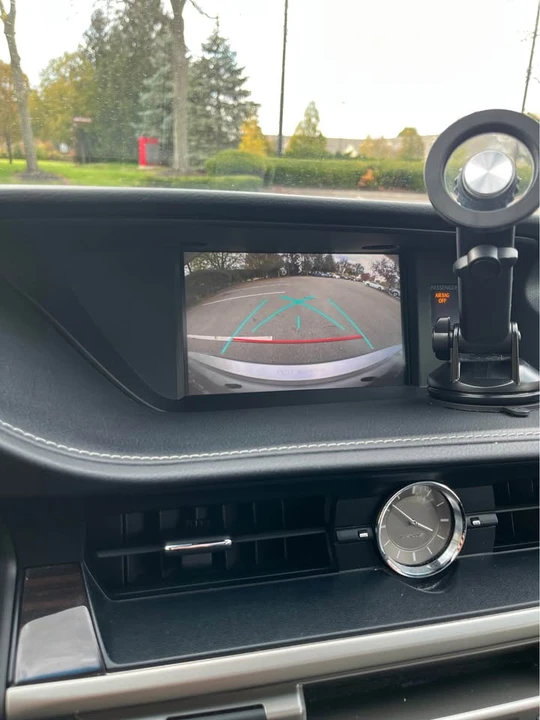 2018 Lexus ES 6th Gen - Image 17 of 19