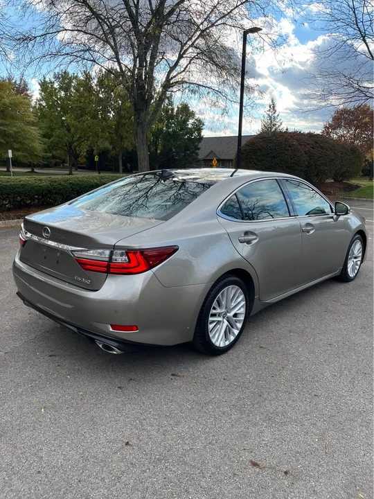 2018 Lexus ES 6th Gen - Image 7 of 19
