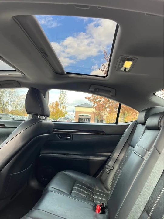 2018 Lexus ES 6th Gen - Image 18 of 19