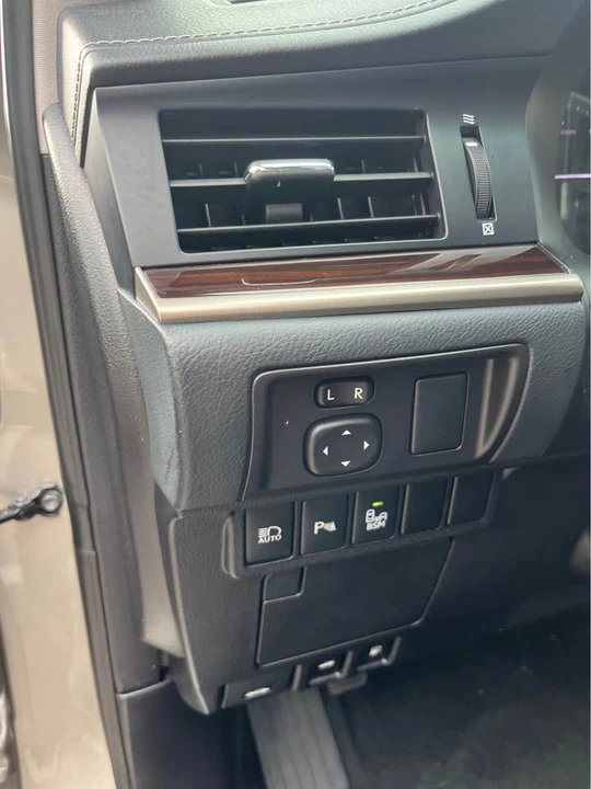 2018 Lexus ES 6th Gen - Image 16 of 19