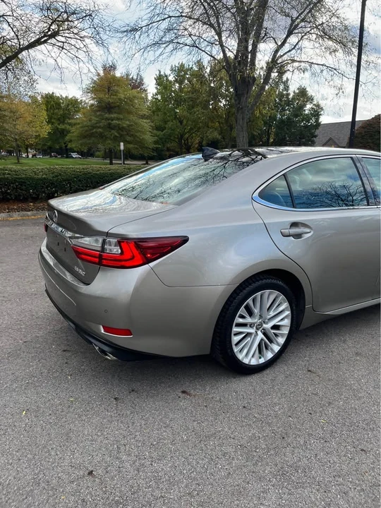 2018 Lexus ES 6th Gen - Image 8 of 19