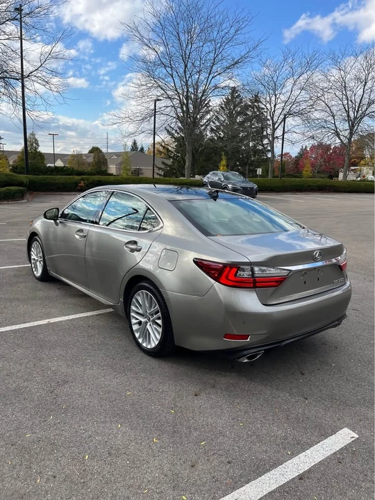 2018 Lexus ES 6th Gen - Image 5 of 19