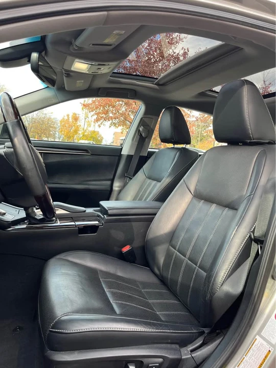 2018 Lexus ES 6th Gen - Image 12 of 19