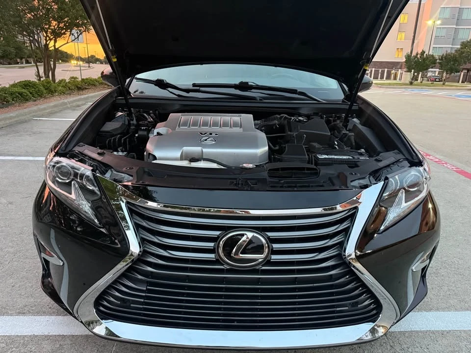 2018 Lexus ES 6th Gen - Image 12 of 19