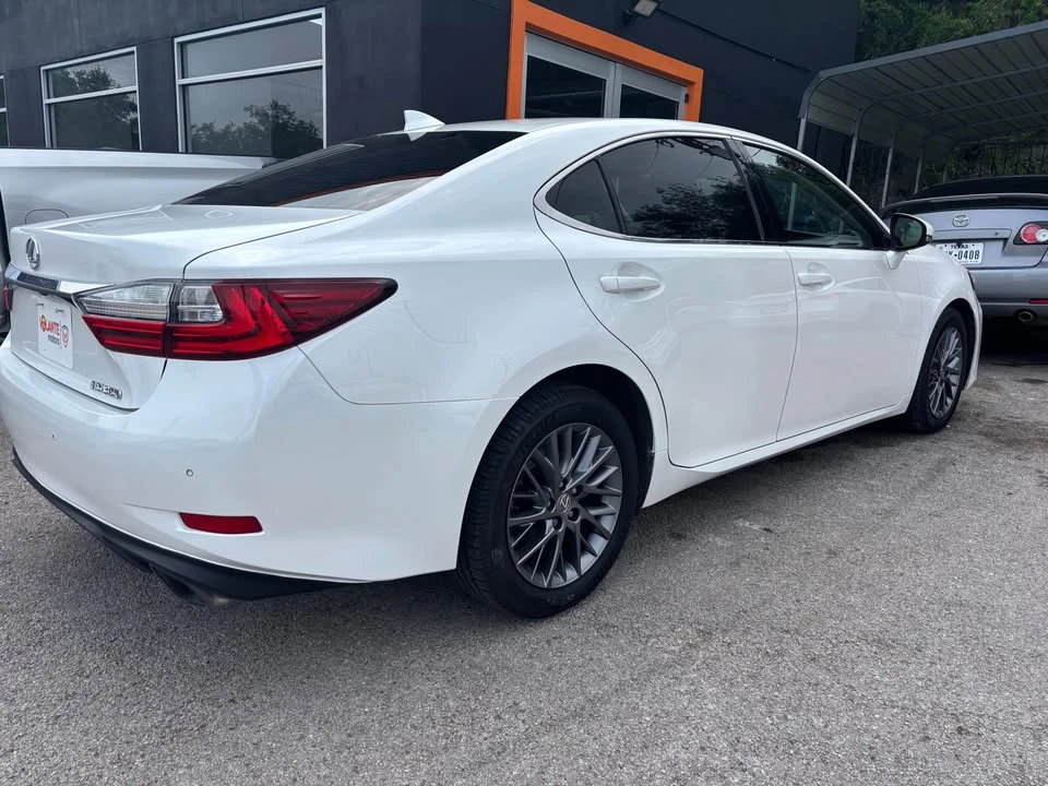 2018 Lexus ES 6th Gen - Image 4 of 9