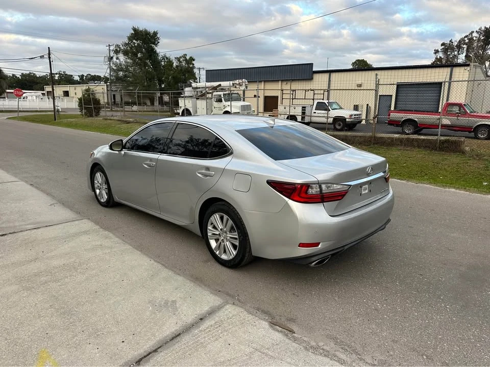 2018 Lexus ES 6th Gen - Image 4 of 11